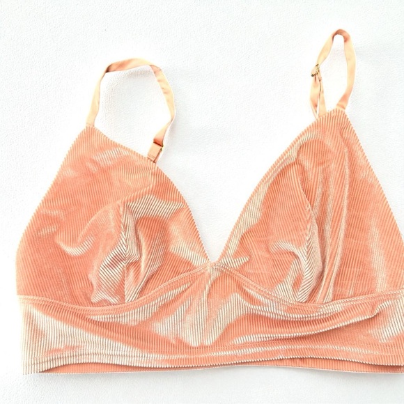 NWT Victoria’s Secret Peach Velvet Bralette Top | Triangle Soft Cup Bra L - Picture 2 of 6